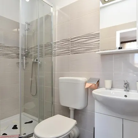 2150 Guest house