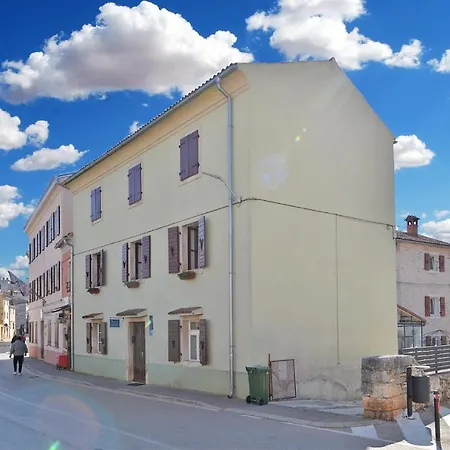 2150 Guest house