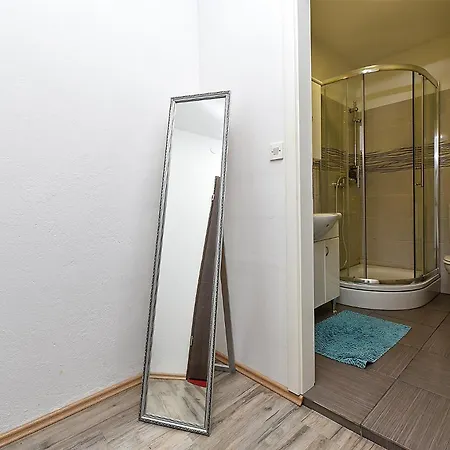 2150 Guest house
