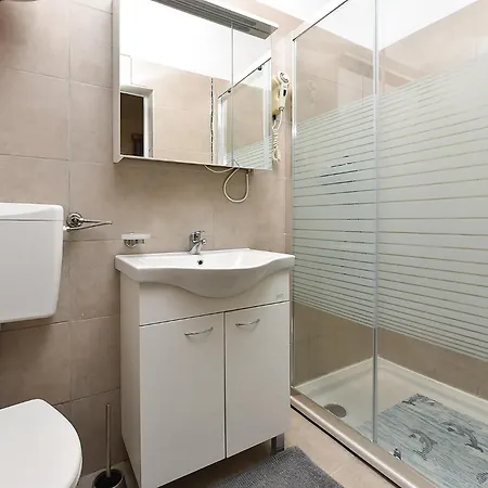 2150 Guest house *