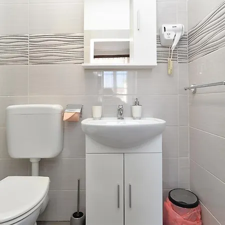 2150 Guest house