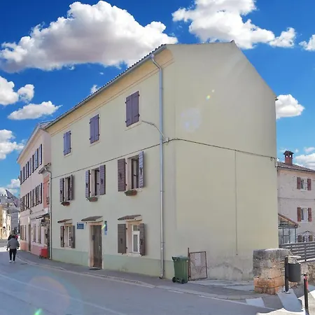 2150 Guest house