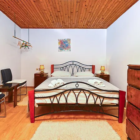 2150 Guest house Bale