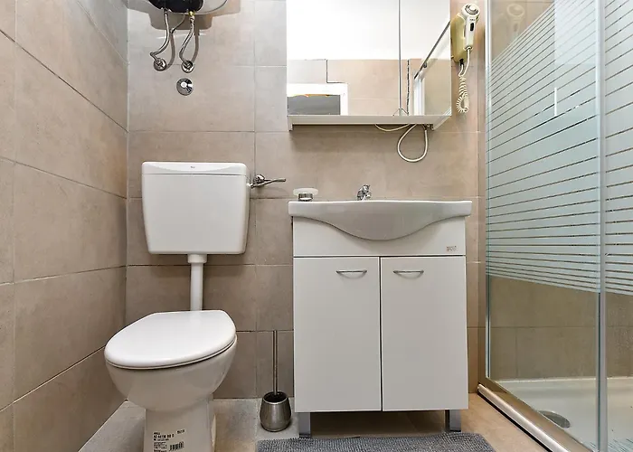 Gostinjska kuća 2150 3*