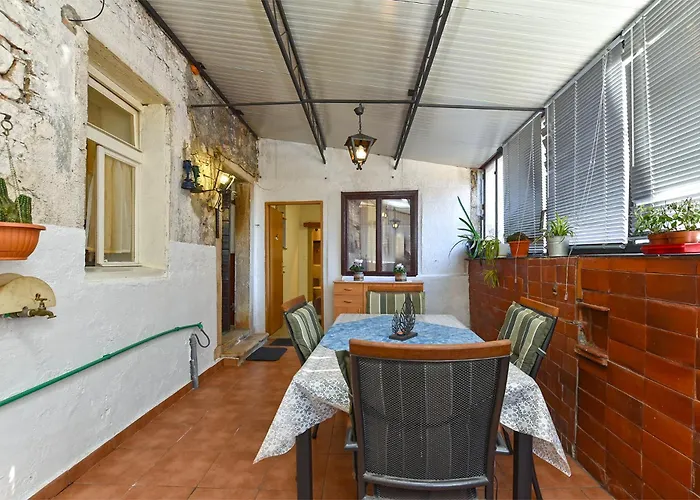 2150 Gostinjska kuća