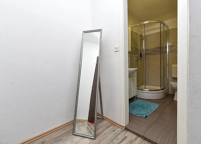 2150 Gostinjska kuća